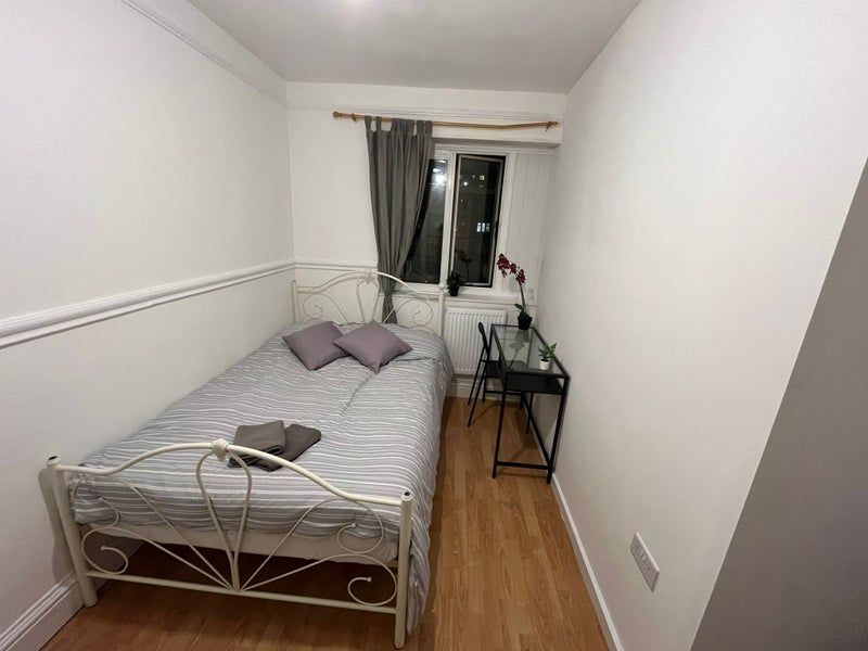 Property photo 3 of 11 Room 1- £720 Available 01/12/2026