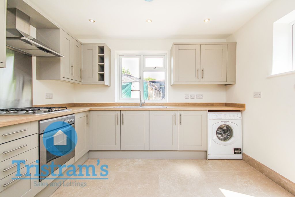 Property photo 1 of 18 Img_0477