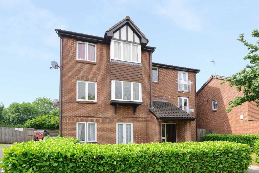 Property photo 1 of 6 Photo 01