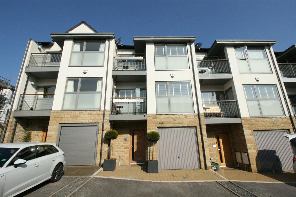 Property photo 1 of 31