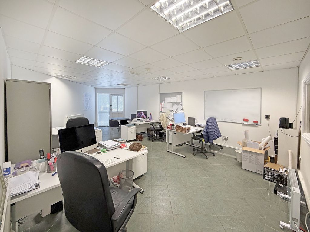 Property photo 3 of 9