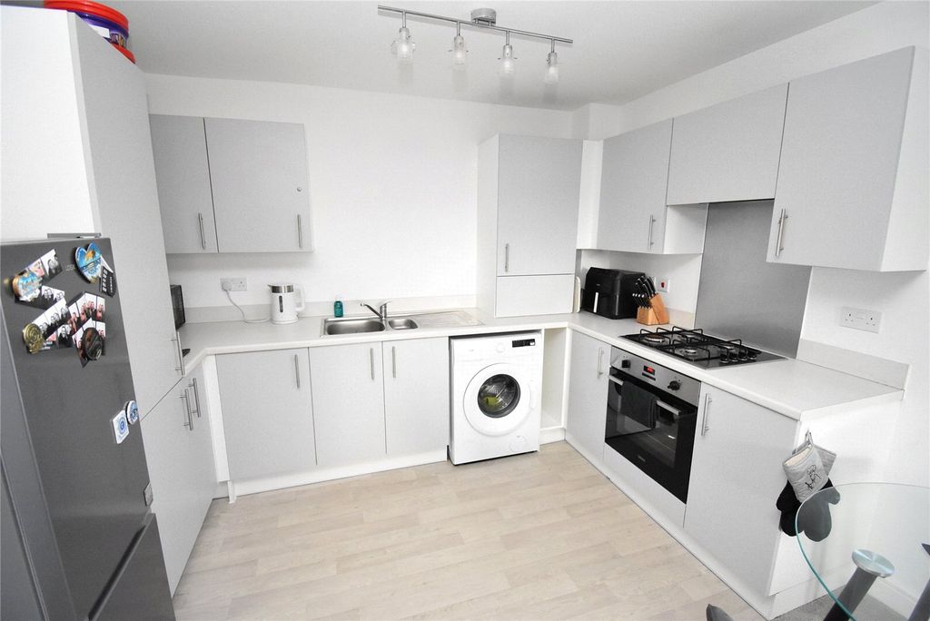 Property photo 2 of 12 Picture No. 04