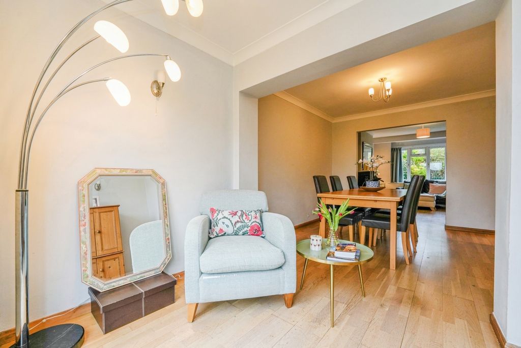 Property photo 3 of 19 Pbox-Img.Jpg