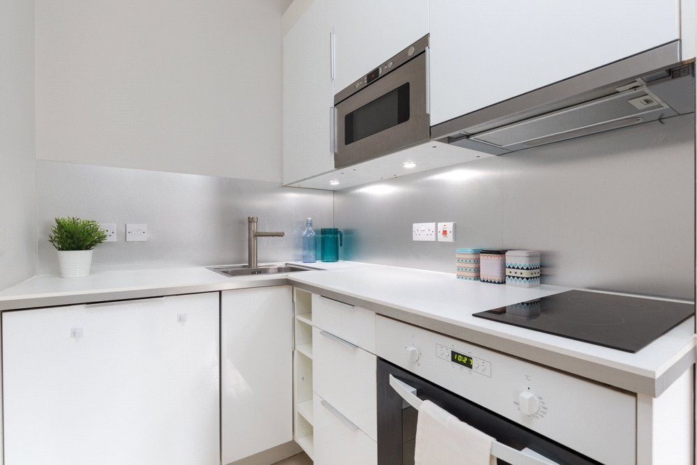 Property photo 2 of 9 Albion Court E1