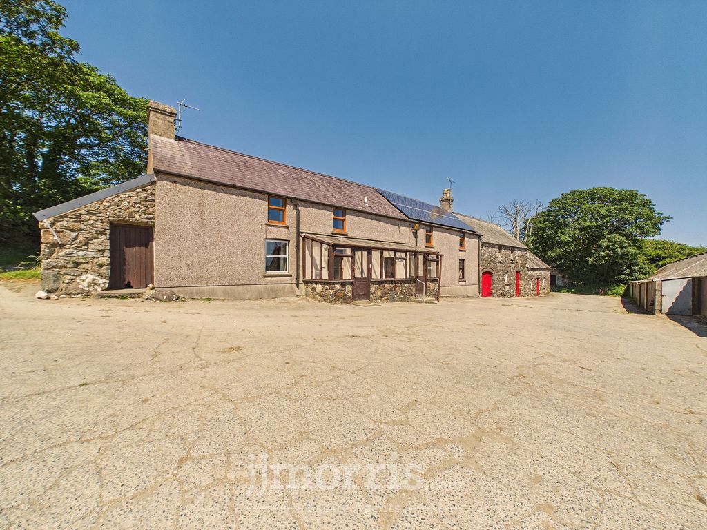 Property photo 1 of 40