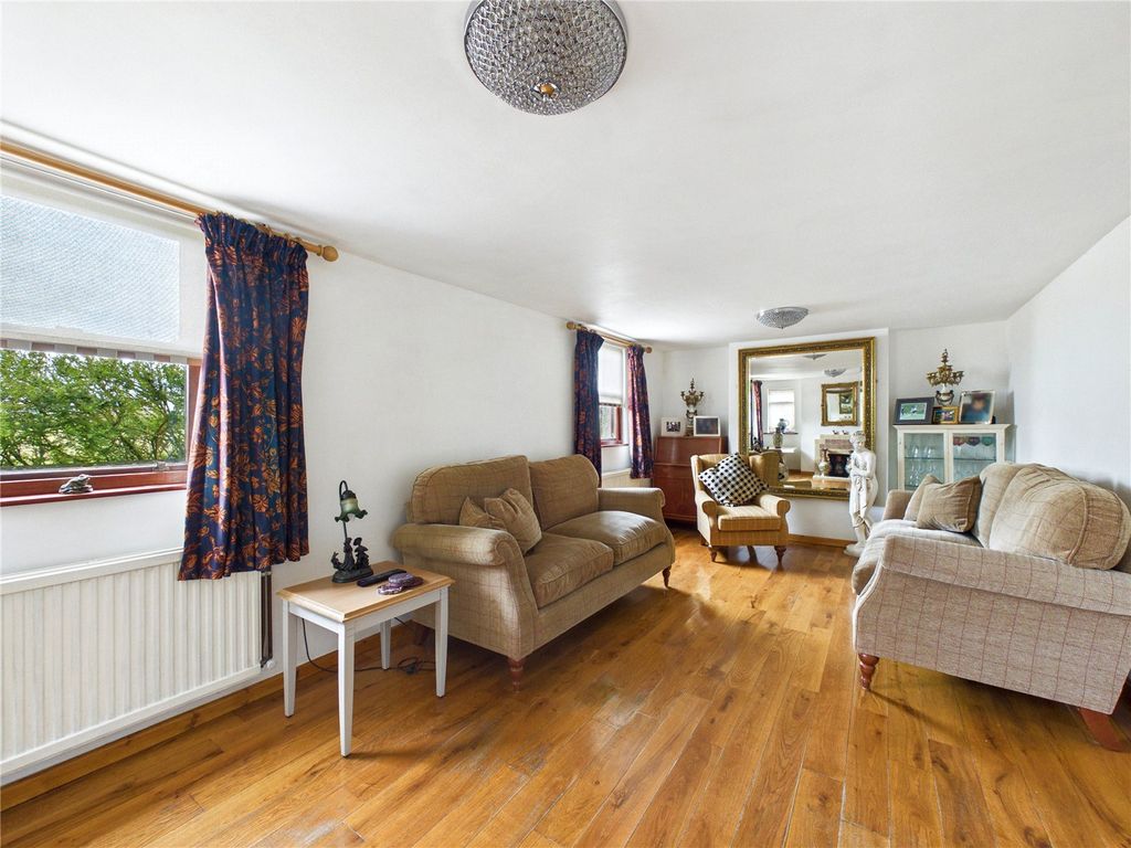 Property photo 3 of 18 Picture No. 07