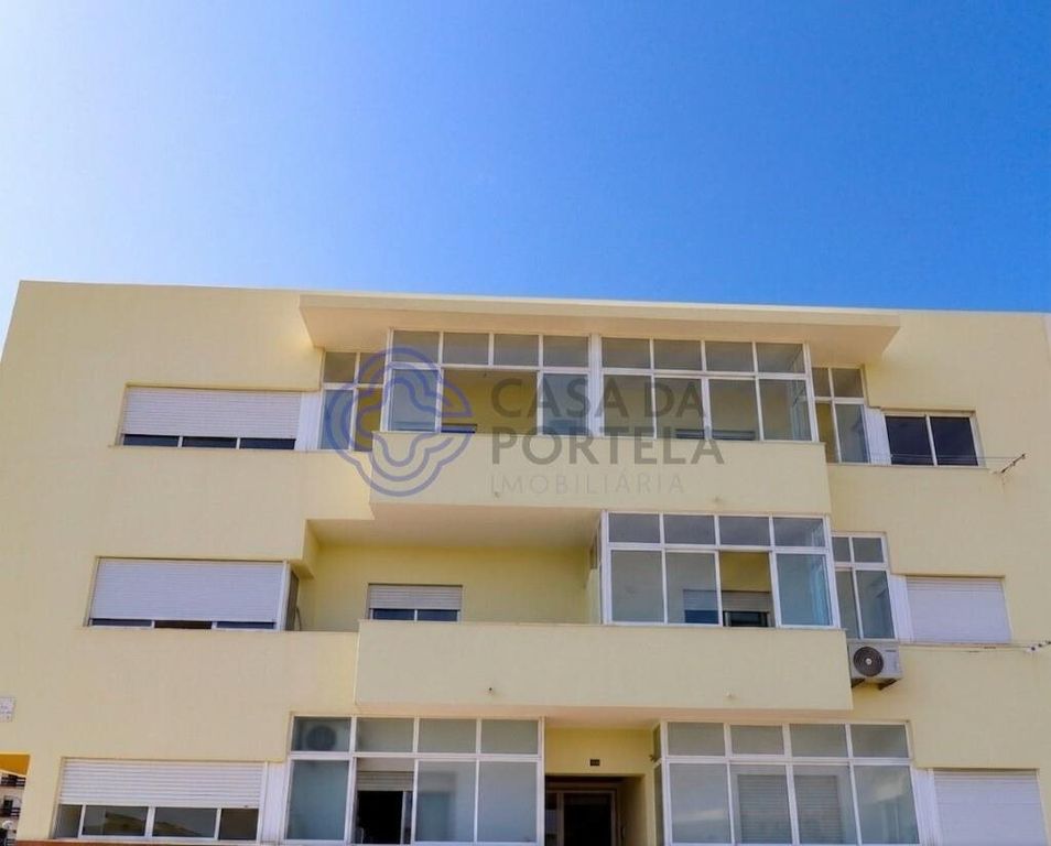 Property photo 1 of 38 3-Bedroom Apartment On The 2nd Floor With 2 Bathrooms, Enclosed Balcony, Near Schools, Buses And Train Station