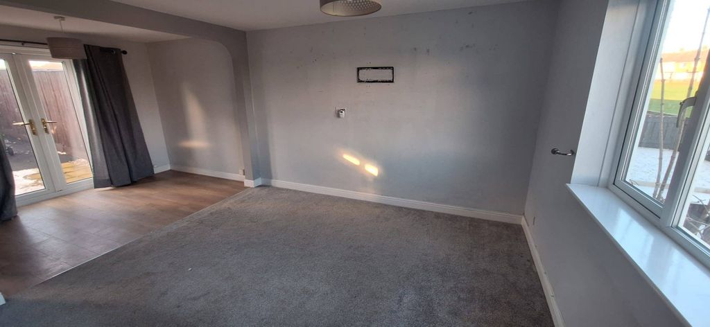 Property photo 3 of 6 131427[1] Min