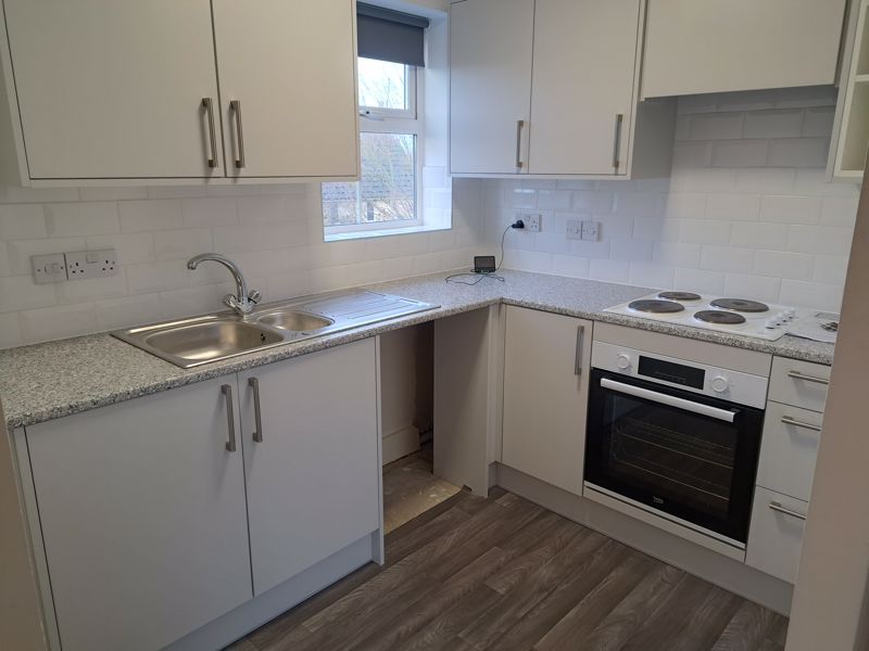 Property photo 2 of 7 Kitchen