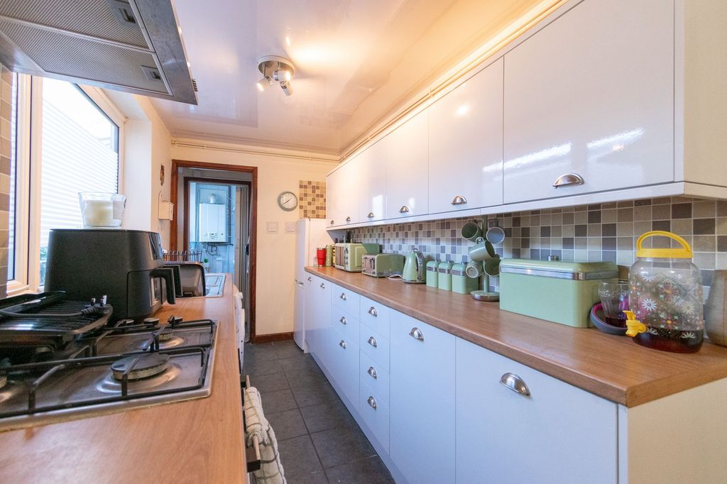 Property photo 3 of 15 Kitchen