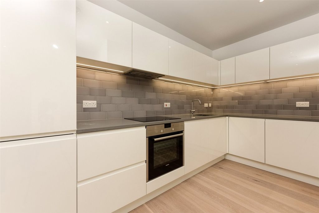 Property photo 2 of 8 Kitchen