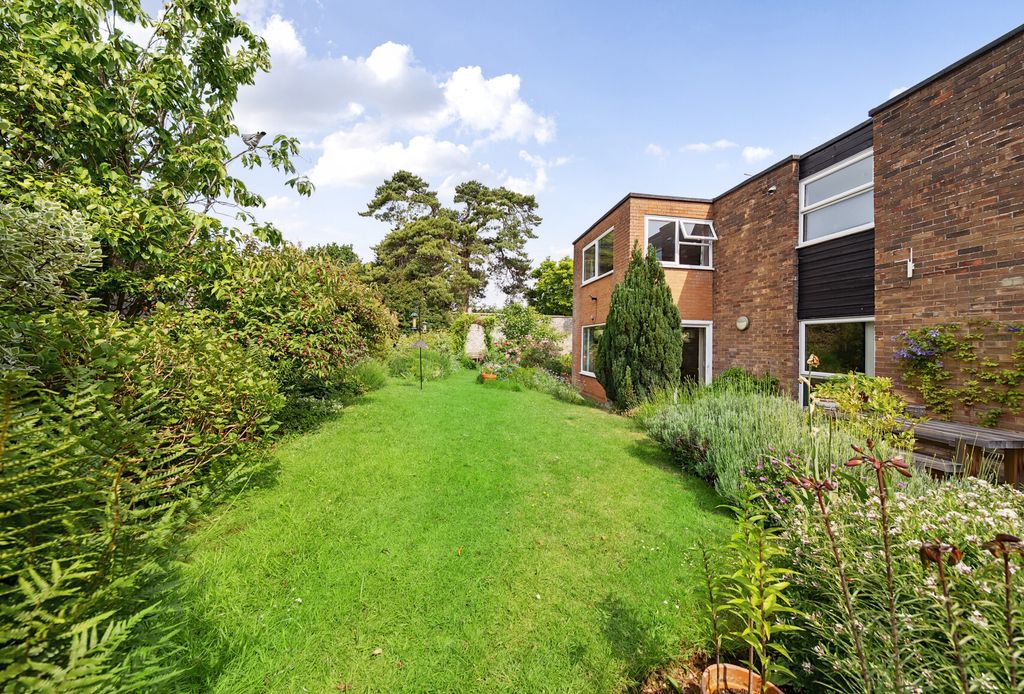 Property photo 1 of 16 1303470-7-68401cc...