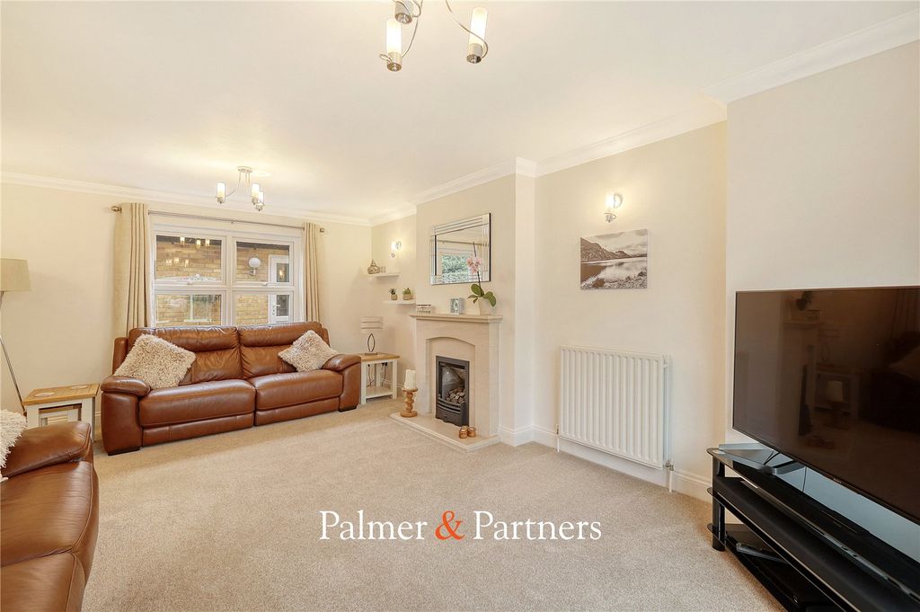 Property photo 2 of 40 Picture No. 13