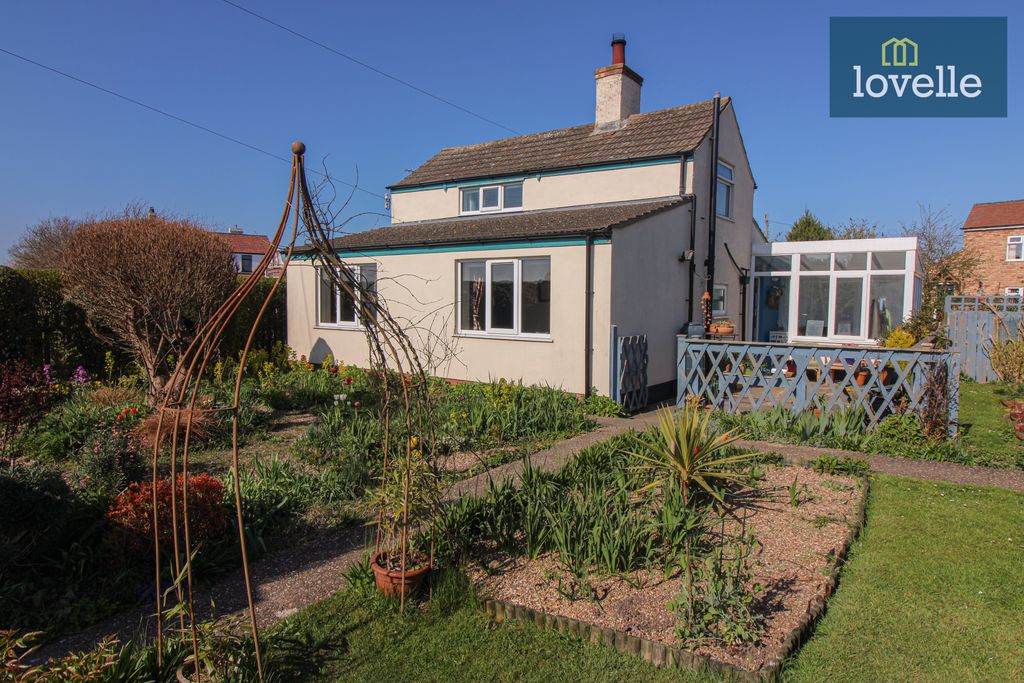Property photo 1 of 28