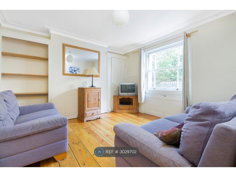 Property photo 2 of 12 Great Living Room Next To Kitchen