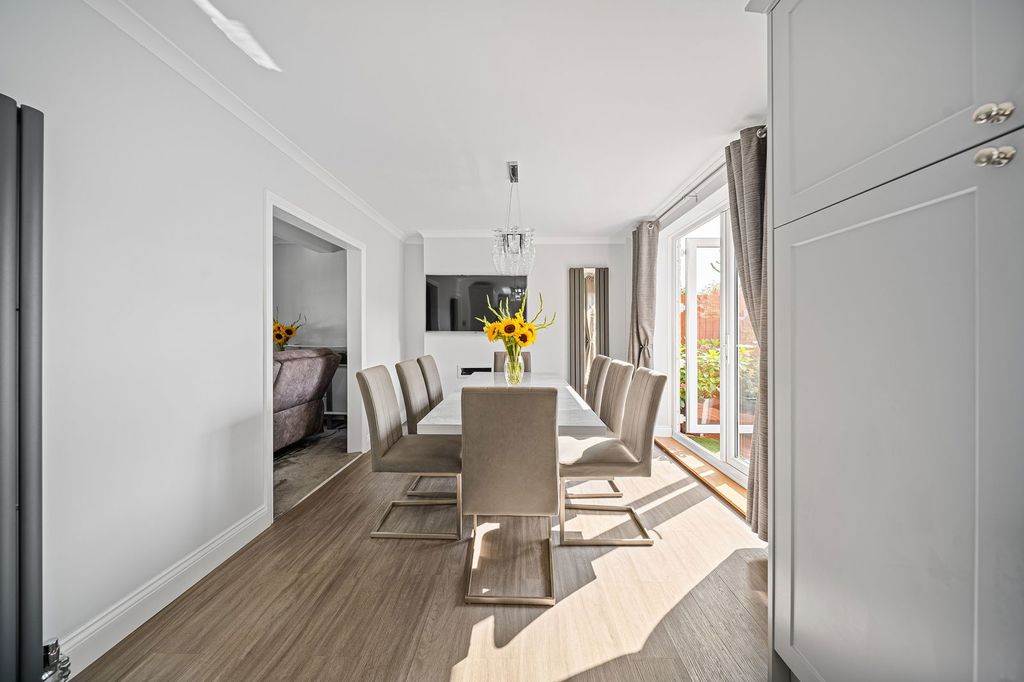 Property photo 3 of 30