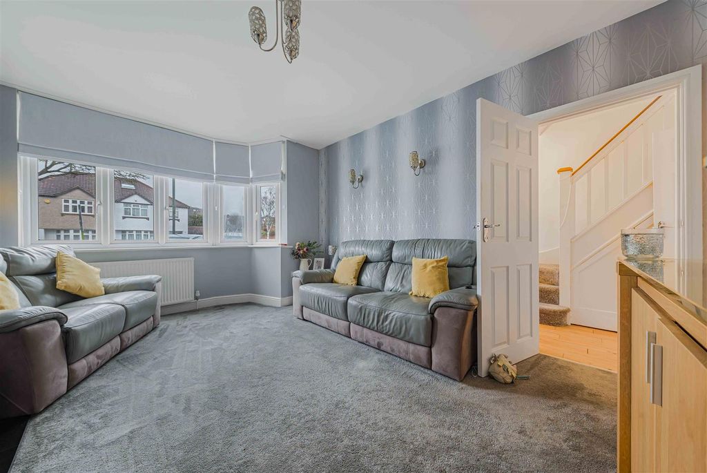 Property photo 2 of 22