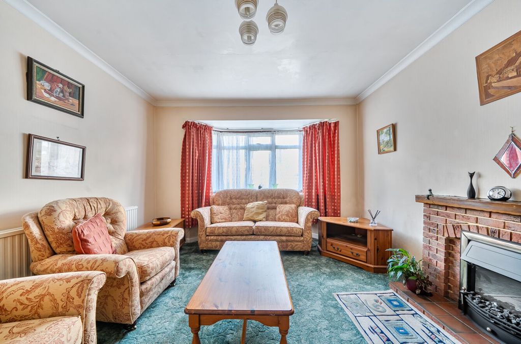 Property photo 2 of 18