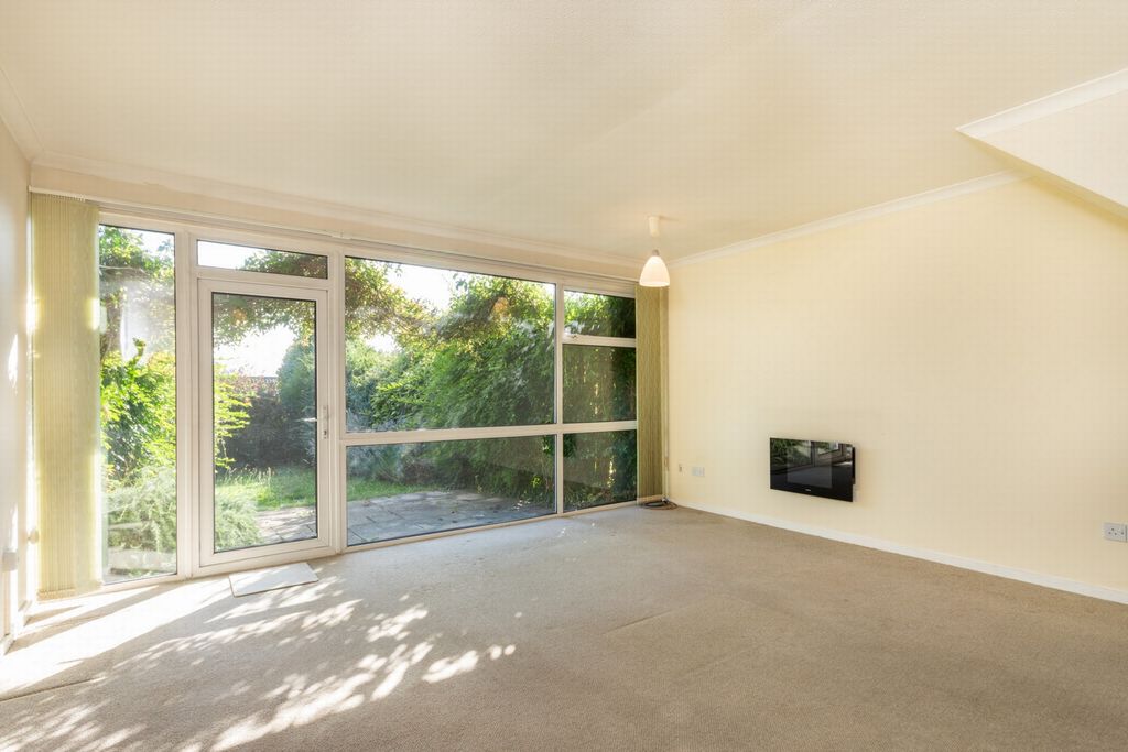 Property photo 3 of 17 Sitting/Dining Room