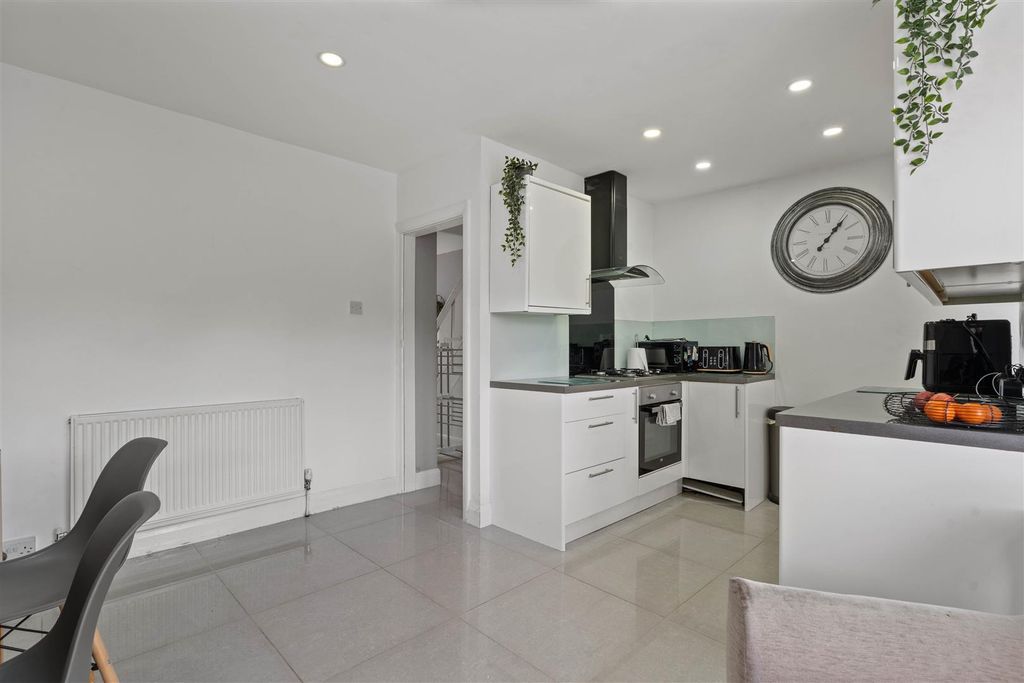 Property photo 3 of 17 Kitchen/Diner