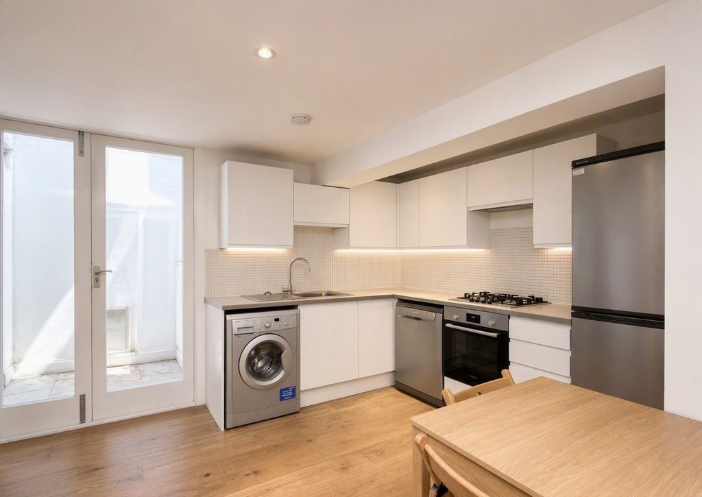 Property photo 1 of 8 Kitchen