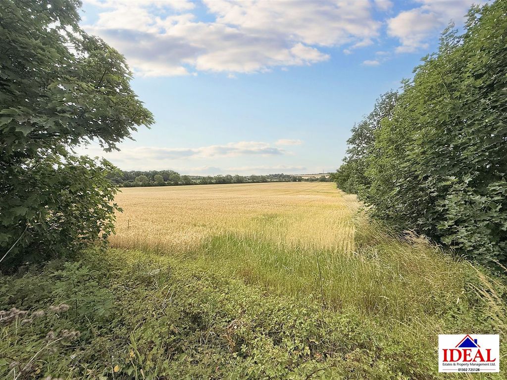 Property photo 2 of 16 Image00027.Jpg