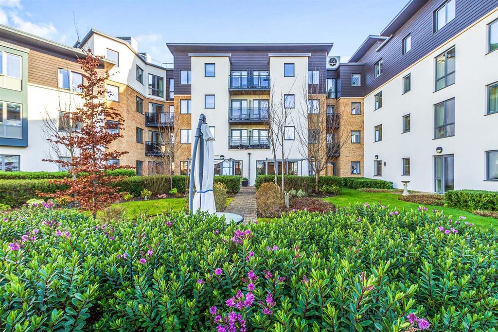 Property photo 1 of 20 Jenner Court