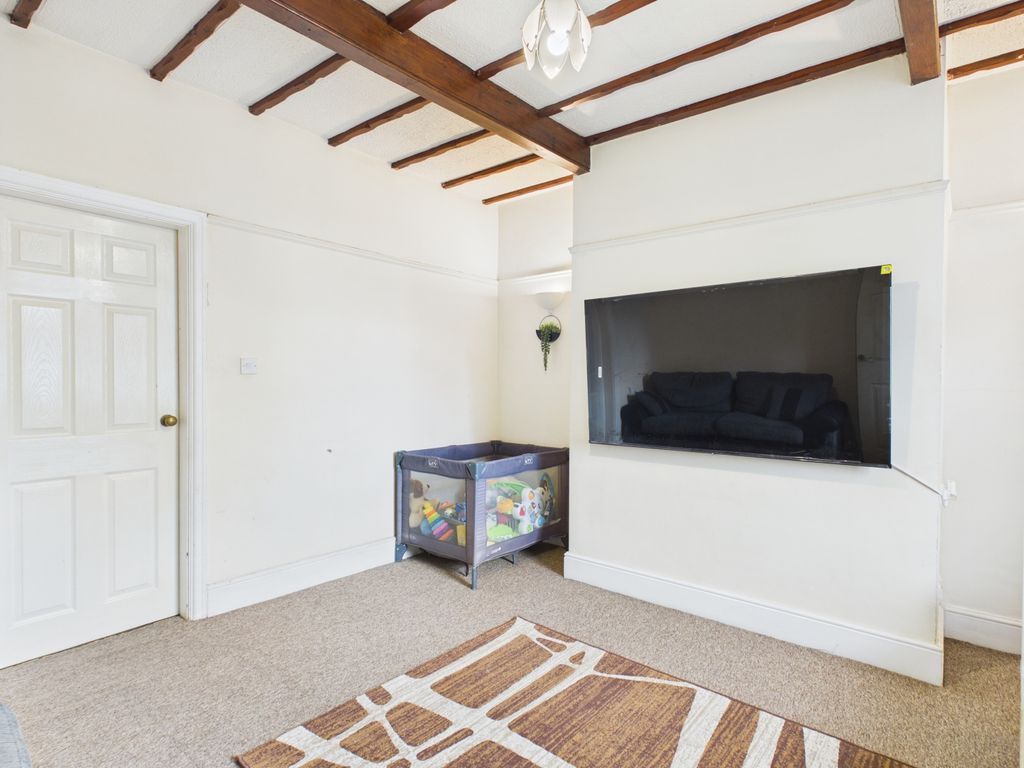 Property photo 3 of 14 Cam03729G0-Pr0298-Still013