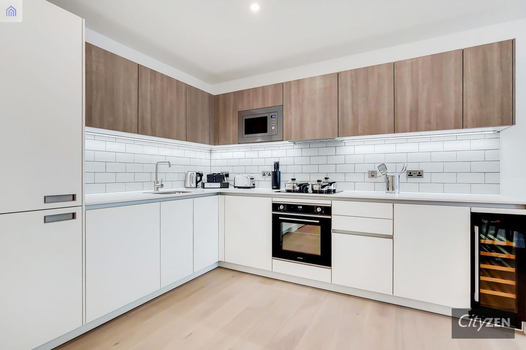 Property photo 2 of 14 Kitchen