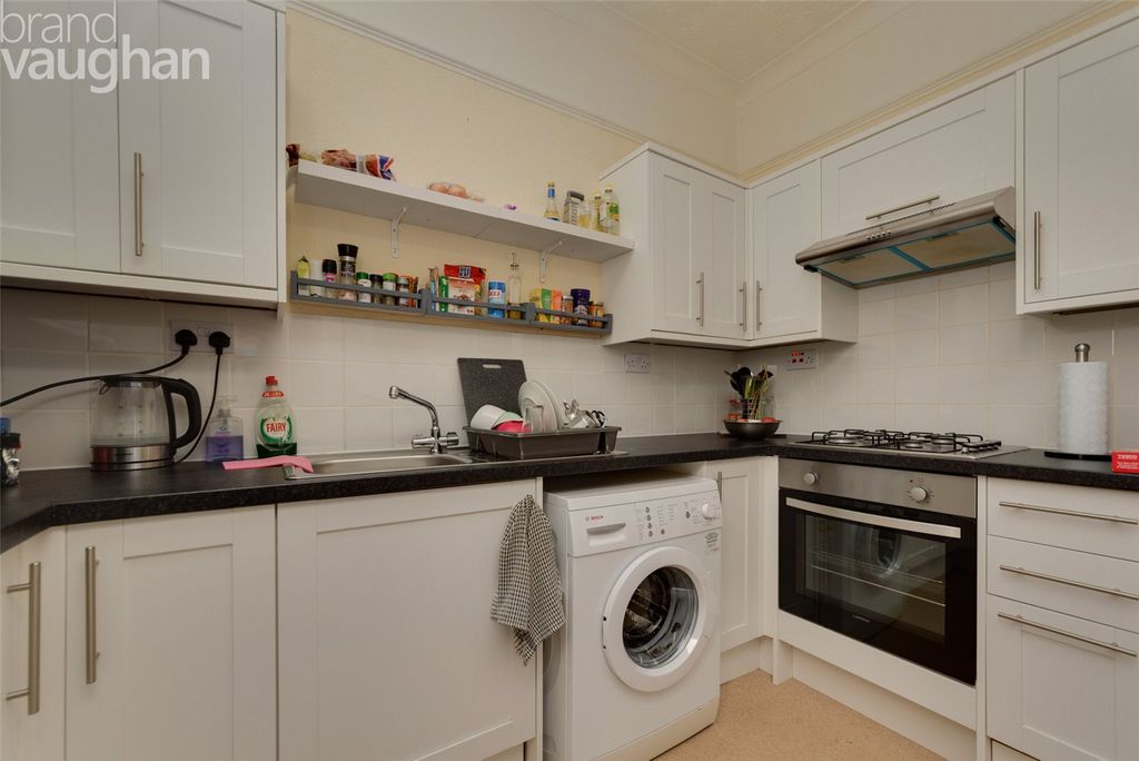 Property photo 2 of 5 Kitchen