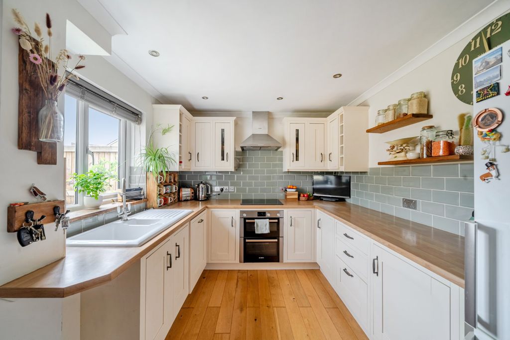 Property photo 3 of 24 Kitchen Dining