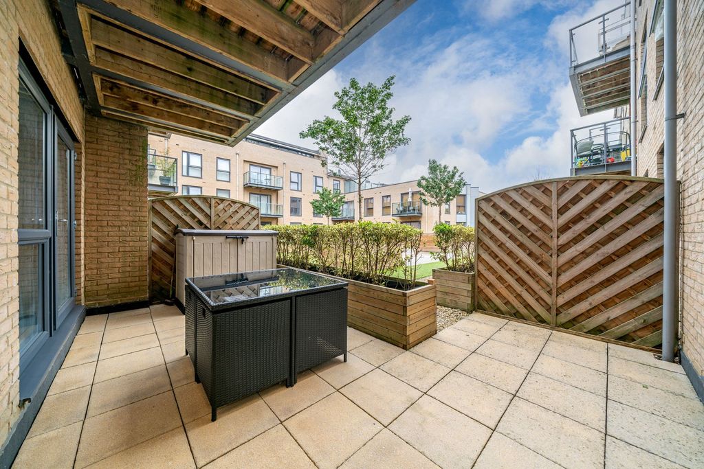Property photo 2 of 16 Terrace