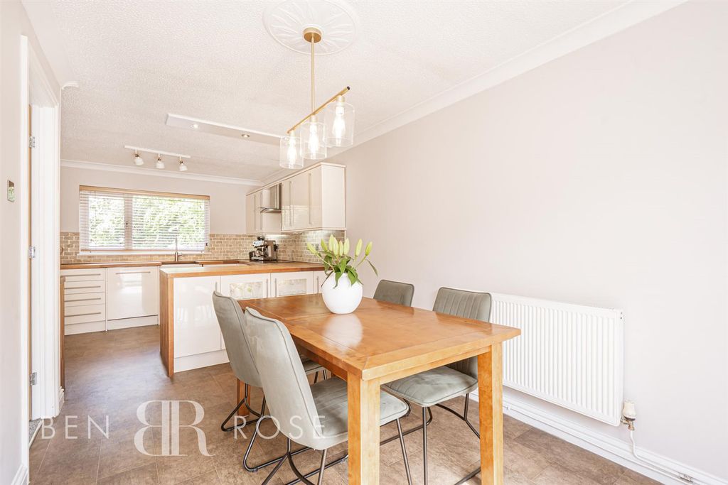 Property photo 3 of 22 Kitchen/Diner