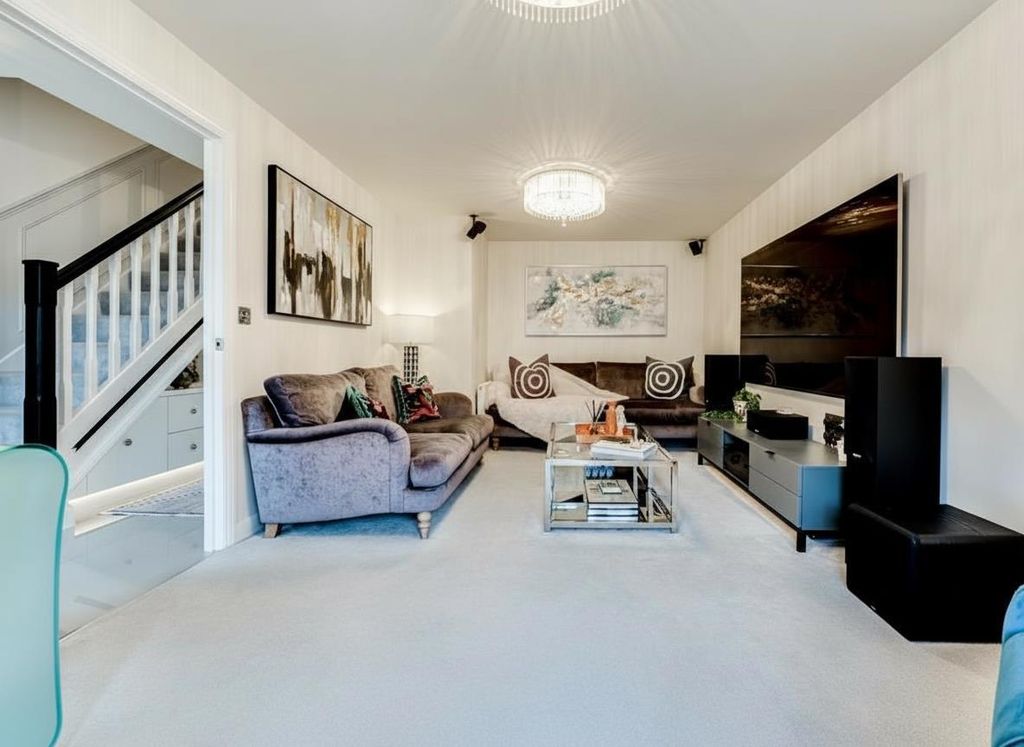 Property photo 2 of 37 Img_7165.Png