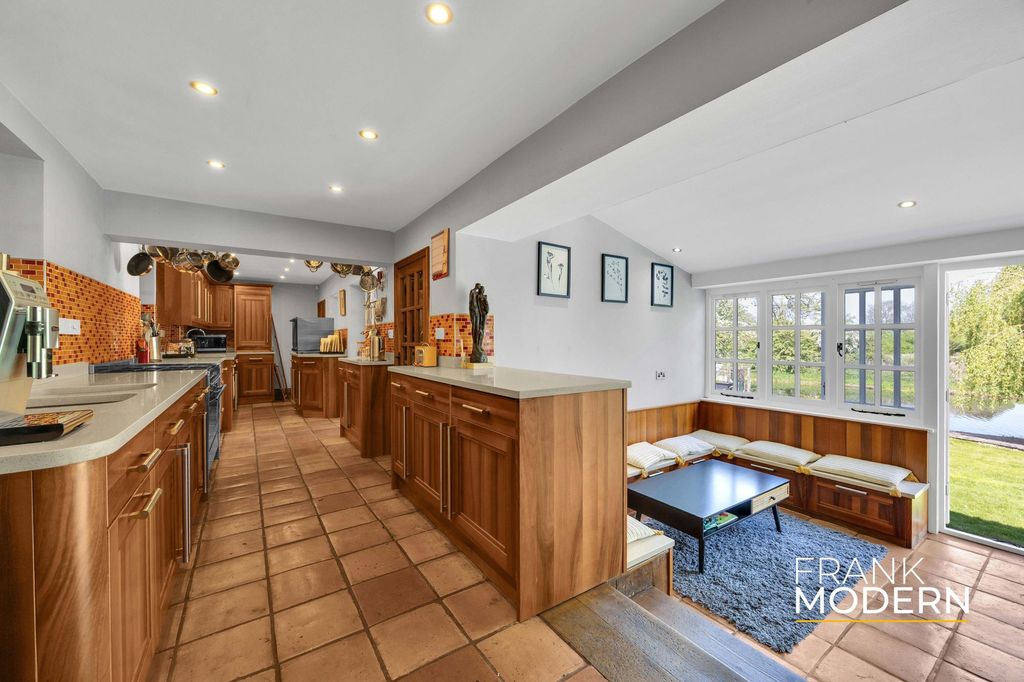 Property photo 3 of 53 Kitchen