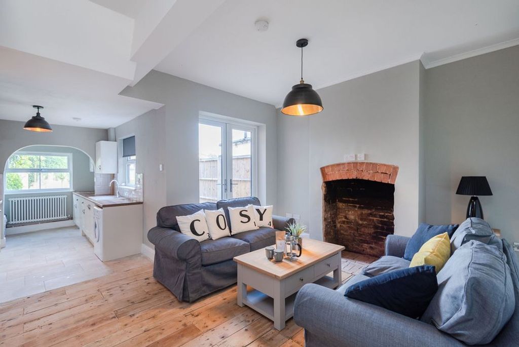 Property photo 2 of 11 Photo 7