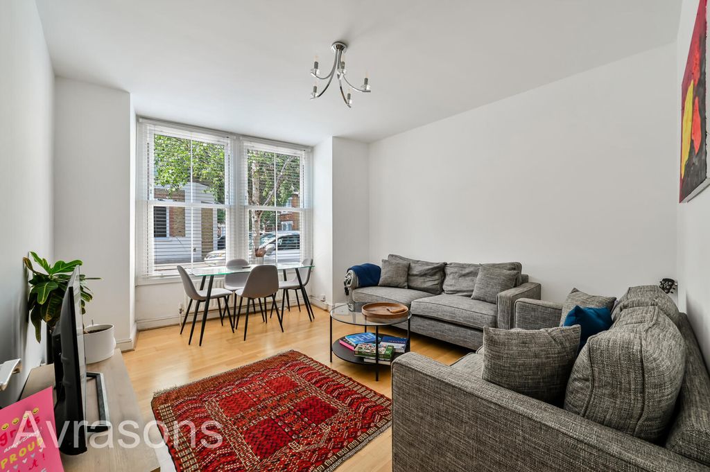 Property photo 1 of 10 Living Room