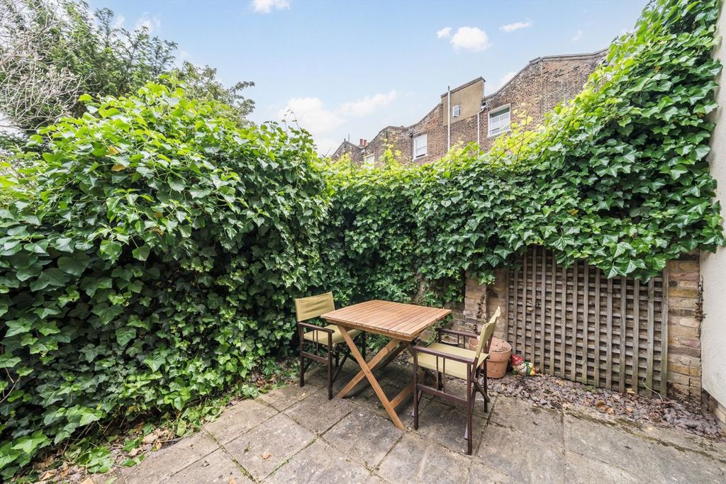 Property photo 2 of 6