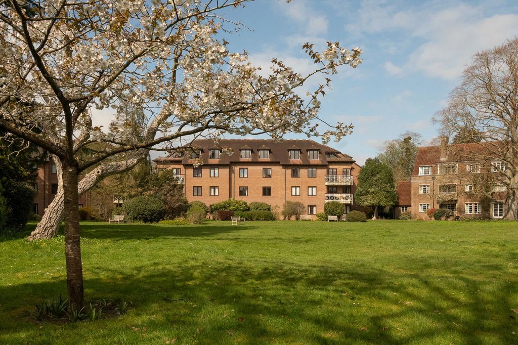 Property photo 1 of 21