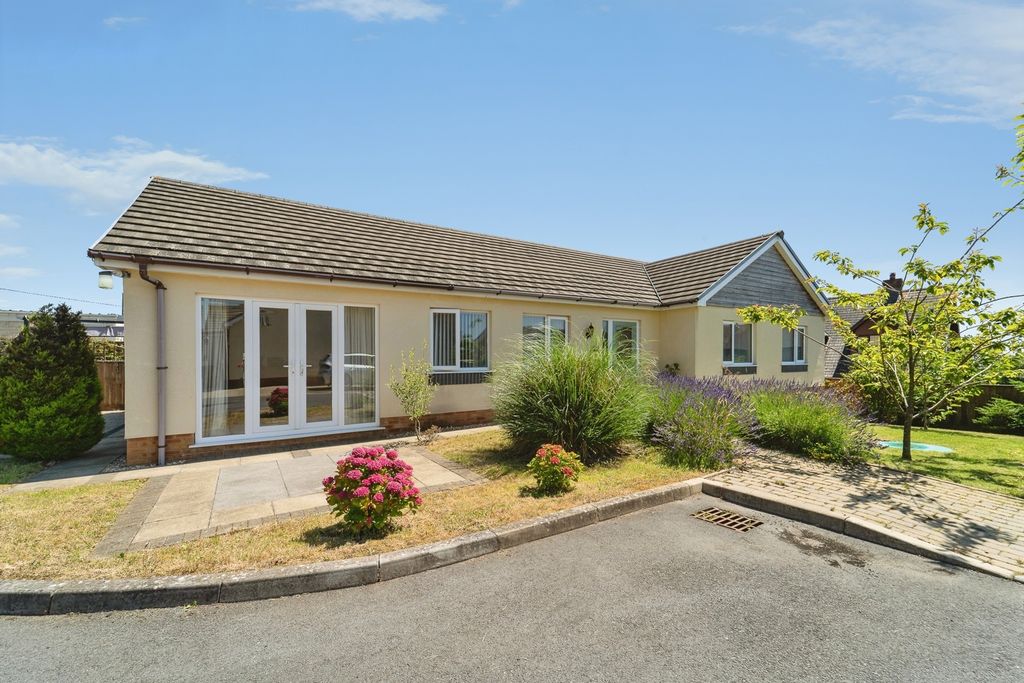 Property photo 1 of 17 Pbox-Img.Jpg