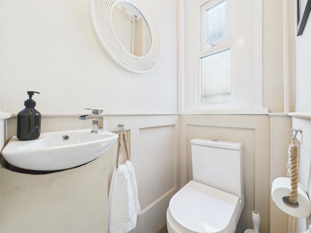 Additional image 10 of 1 bed flat for saleSt James Place, Ilfracombe EX34