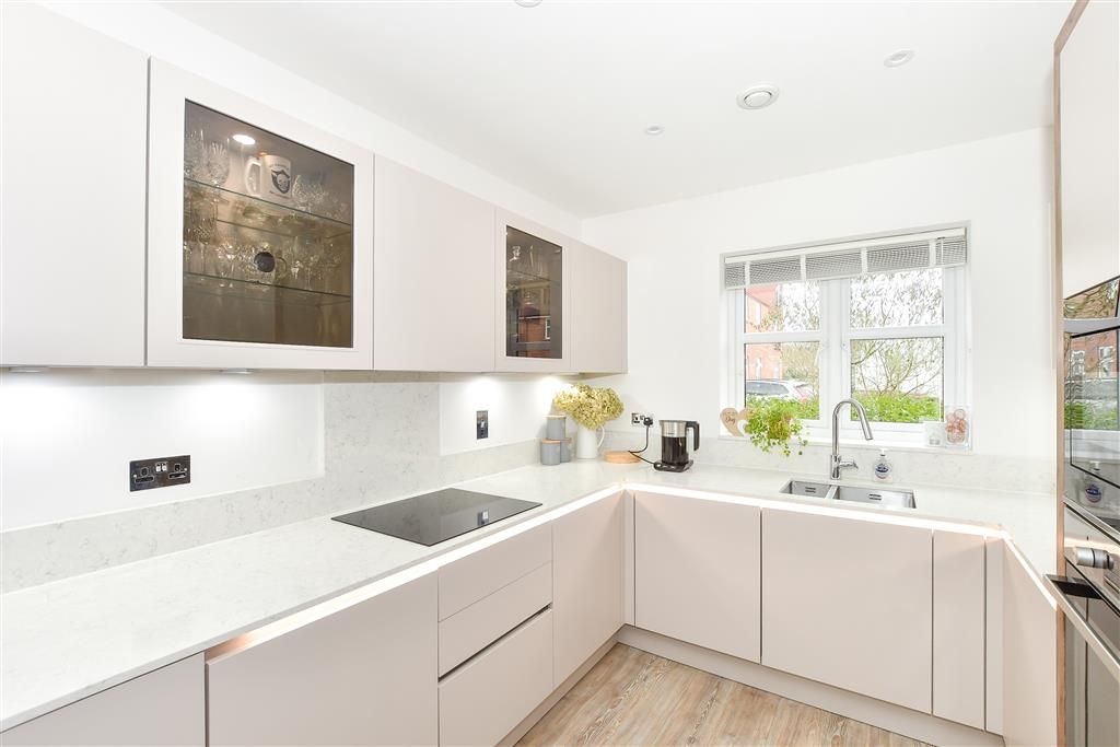 Property photo 1 of 16 Kitchen/Diner