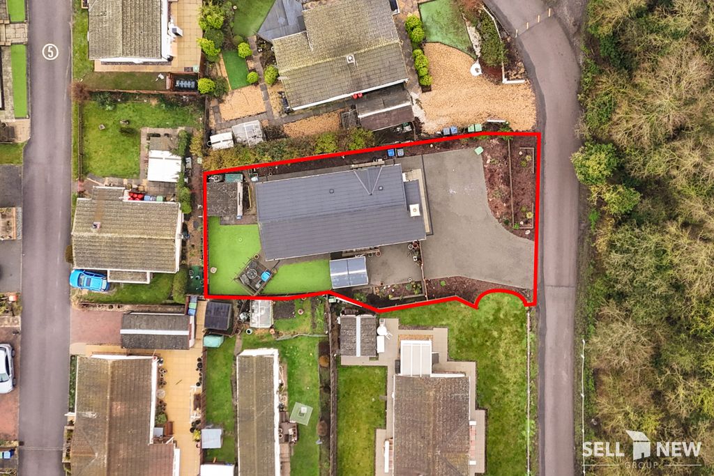 Property photo 3 of 26 Airel View 