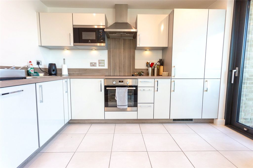 Property photo 2 of 16 Picture No. 03
