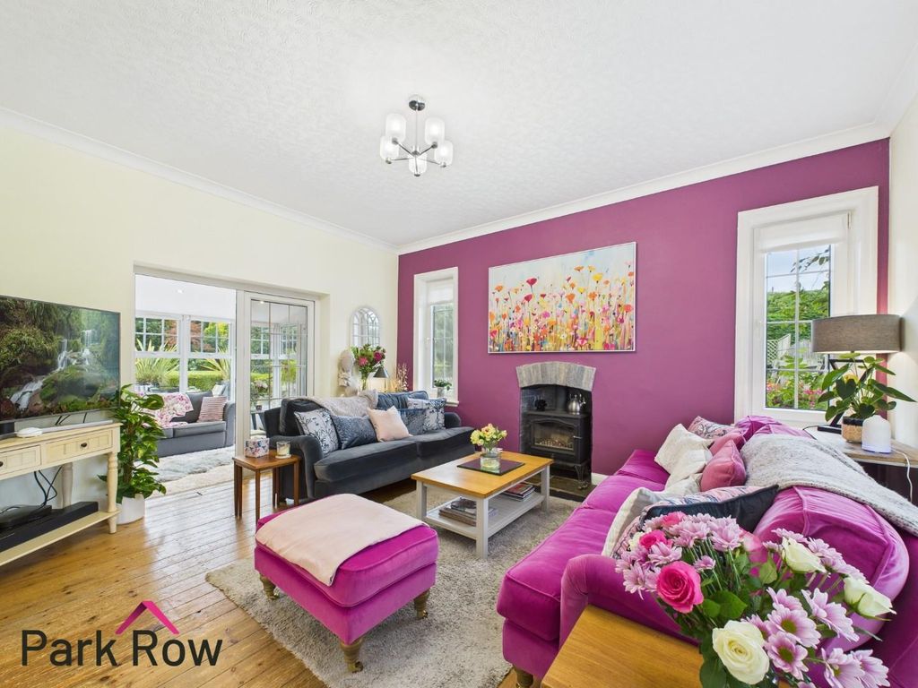 Property photo 3 of 42