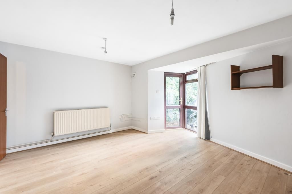 Property photo 2 of 9 Living Area