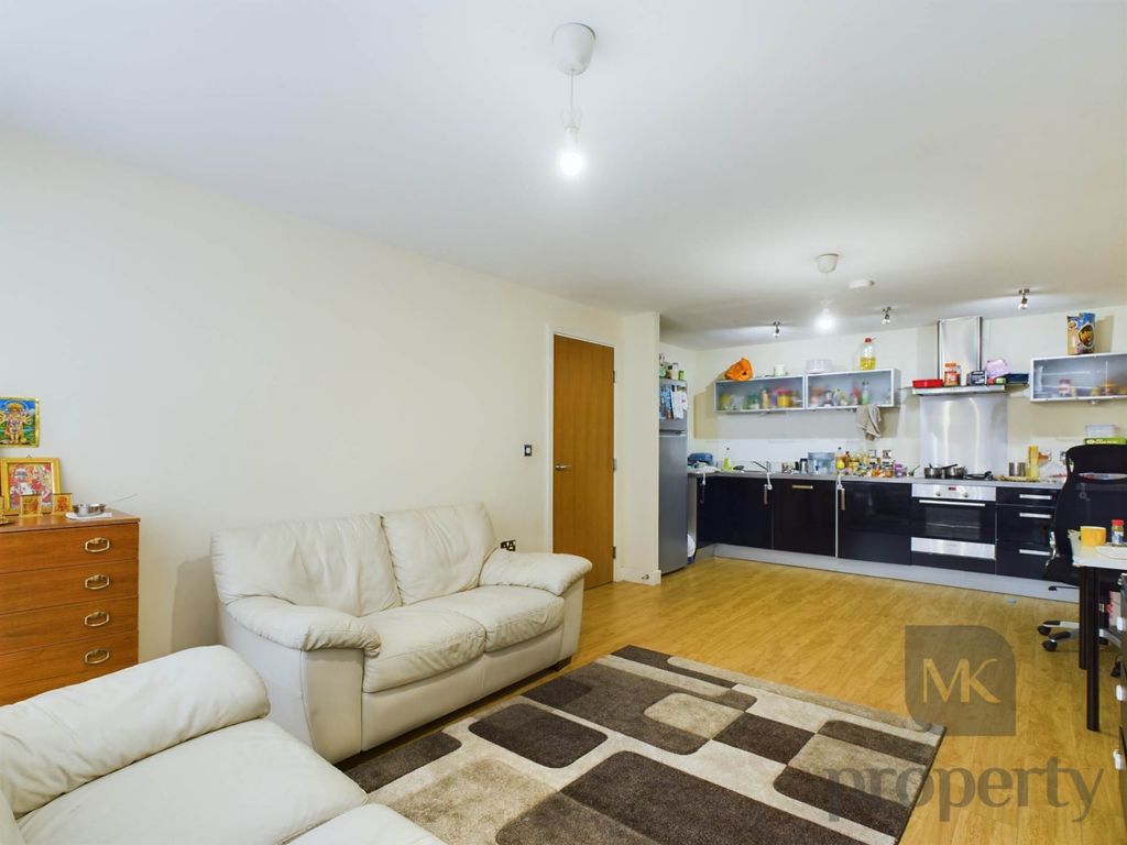 Property photo 2 of 14