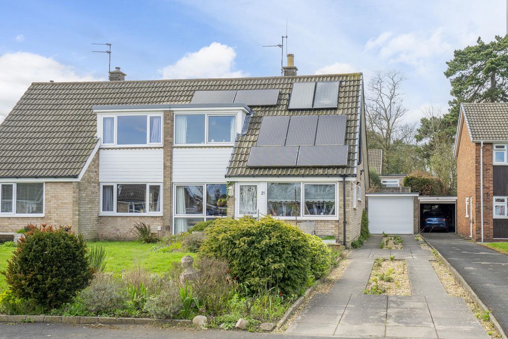 Property photo 1 of 17 Front (Exterior)