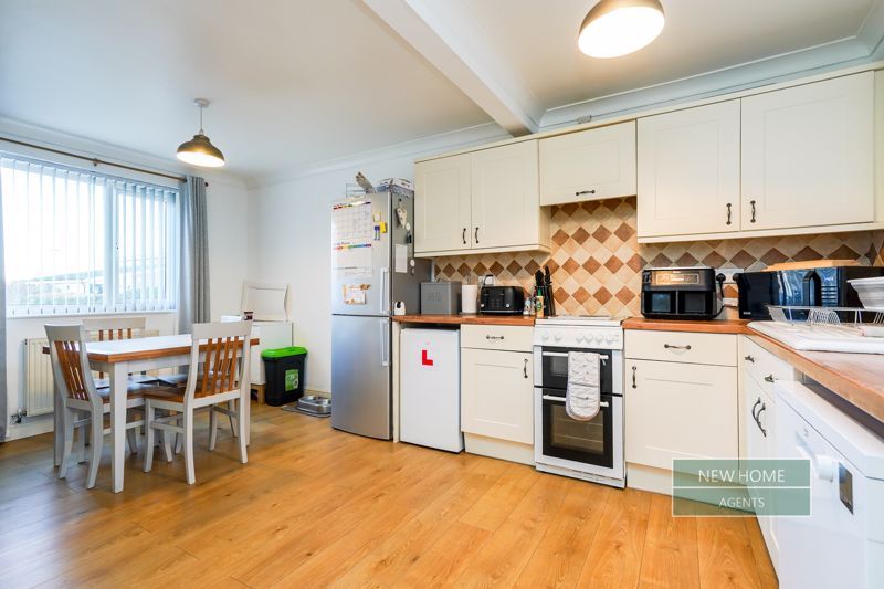 Property photo 3 of 20 Photo 11