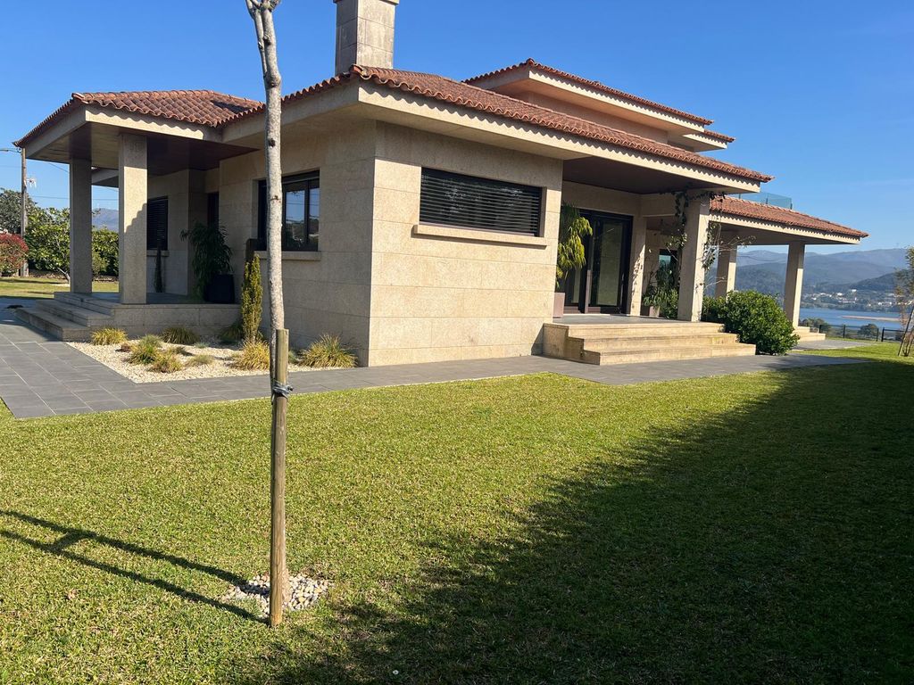 Property photo 3 of 74